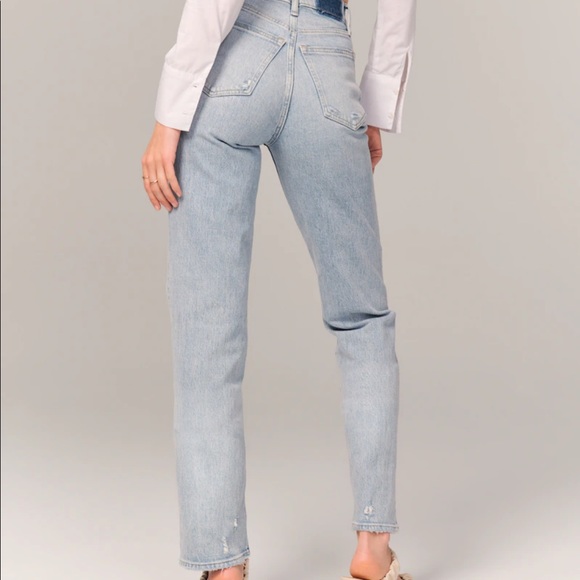ABERCROMBIE & FITCH 90s Ultra High Rise Straight Jeans in Light Blue Wash - Picture 12 of 16